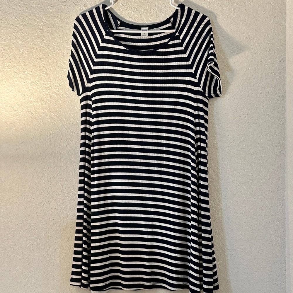 Old Navy dress navy white striped medium